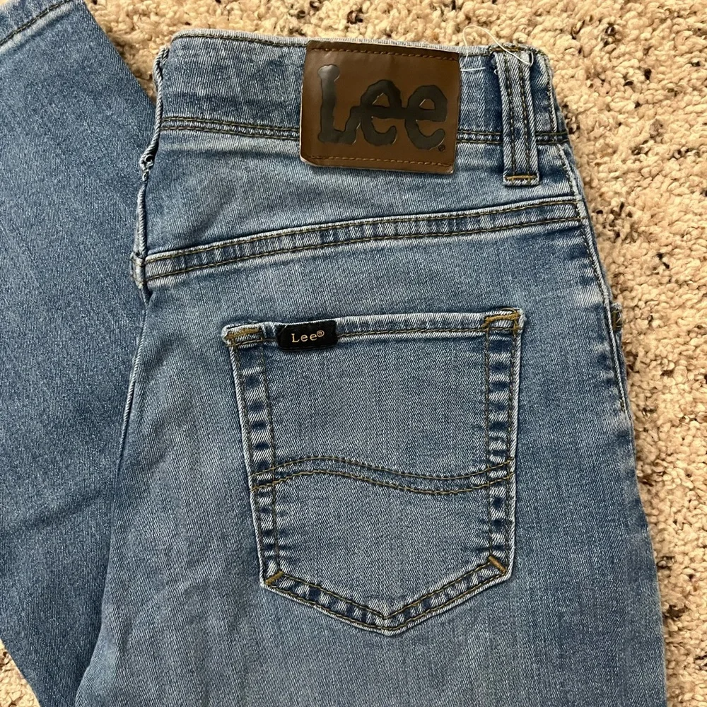 Lee Extreme Comfort Boys Jeans Size 14 | Straight Leg | Light Blue Denim - Picture 5 of 5